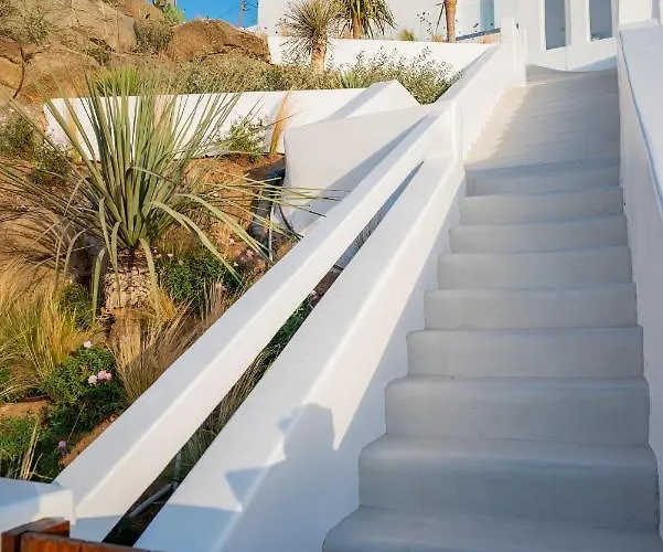 Nima Βίλα Κλουβάς